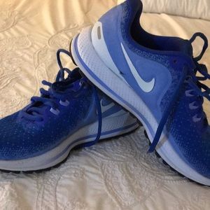 Running shoes. Nike Zoom Vomero 13.